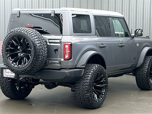 Used 2024 Ford Bronco Wildtrak image 5