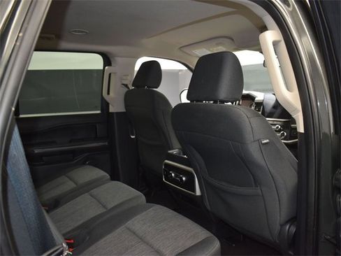 Used 2022 Ford Expedition XLT image 12