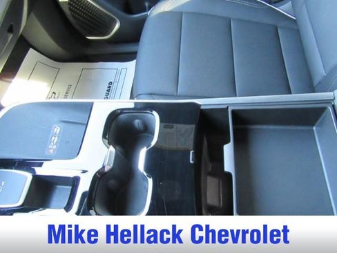 Used 2025 Buick Enclave Preferred image 11