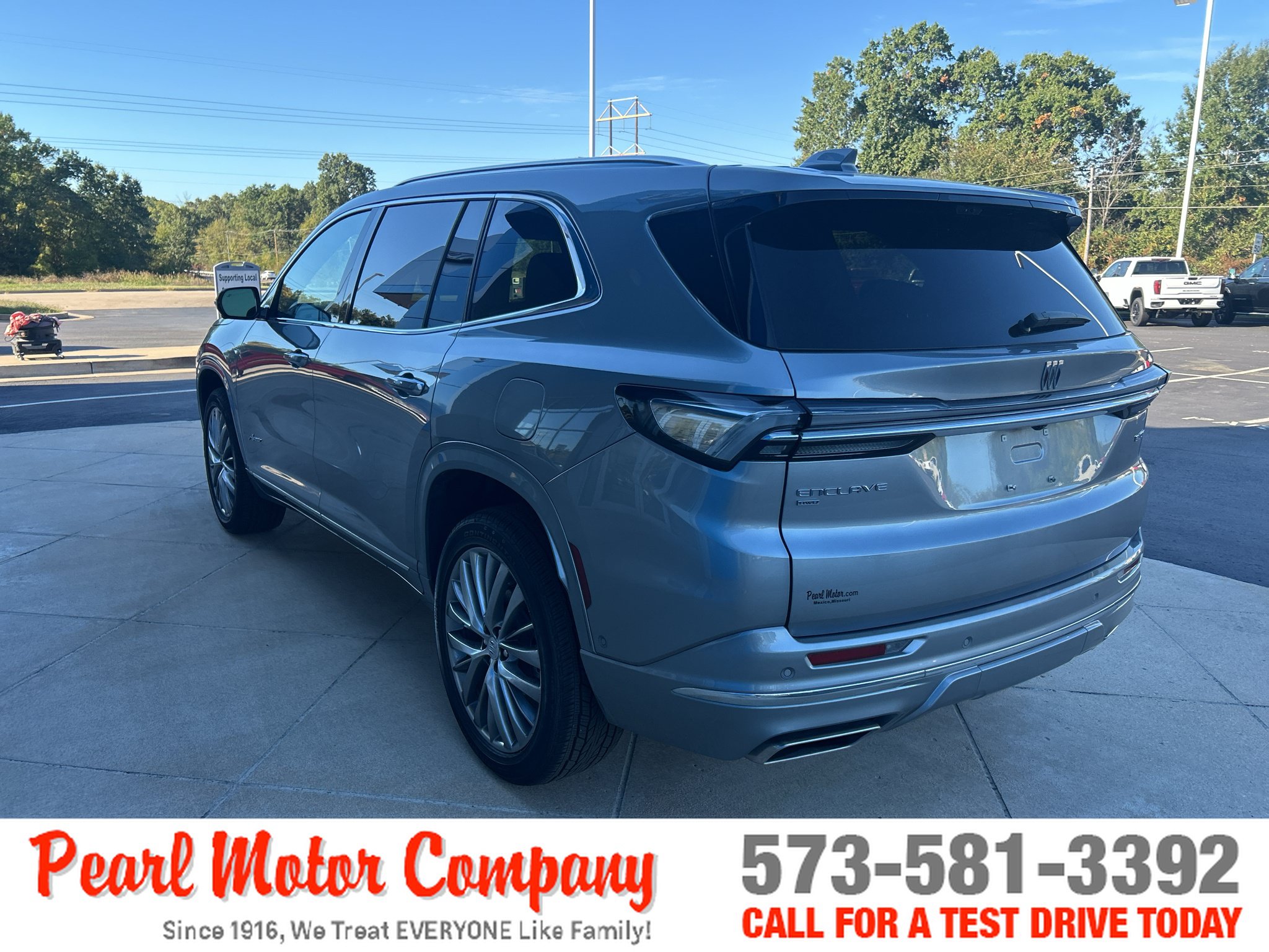Used 2026 Buick Enclave Avenir w/ Super Cruise Package AWD/4WD image 6