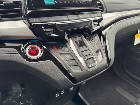 New 2026 Honda Odyssey Touring image 16