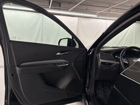 Used 2022 Cadillac XT4 Premium Luxury w/ Safety Alert Package AWD/4WD image 21