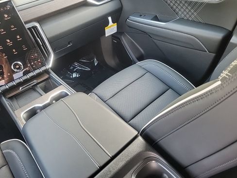 New 2026 GMC Acadia Denali w/ Super Cruise Package FWD image 13