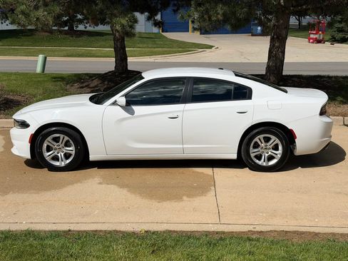 Used 2022 Dodge Charger SXT RWD image 8