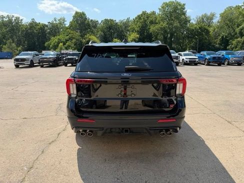 Used 2025 Ford Explorer ST AWD/4WD image 6