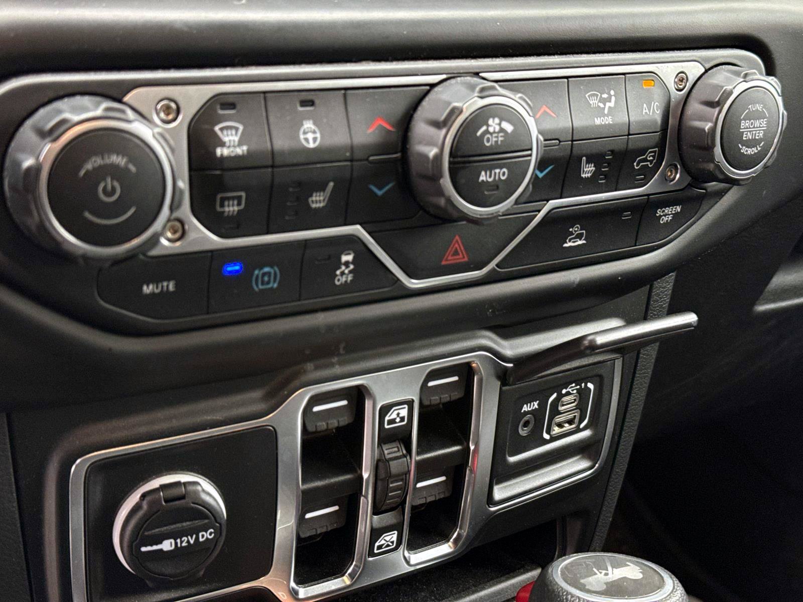 Used 2023 Jeep Wrangler Unlimited w/ Cold Weather Group AWD/4WD image 19
