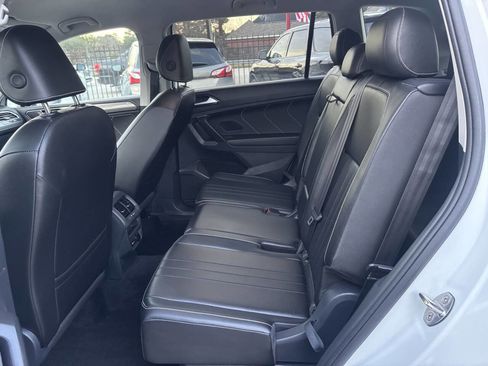 Used 2024 Volkswagen Tiguan SE image 24