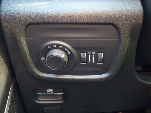 Used 2021 Jeep Grand Cherokee L Altitude image 29