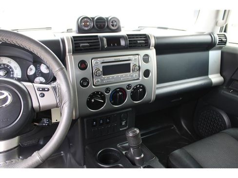 Used 2012 Toyota FJ Cruiser 4WD w/ Convenience Pkg image 20