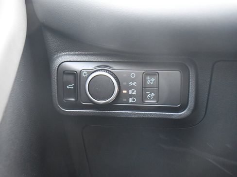 Used 2025 Ford Explorer Active image 30