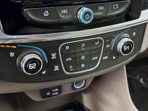 Used 2020 Chevrolet Traverse Premier image 16