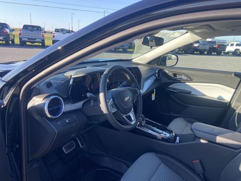New 2025 Chevrolet Trax LT w/ Driver Confidence Package image 10
