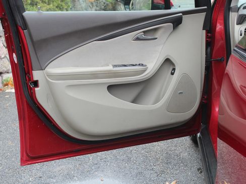 Used 2014 Chevrolet Volt Premium w/ Premium Trim Package image 12