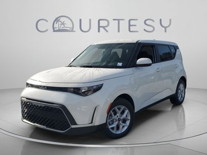 Used 2025 Kia Soul LX w/ LX Technology Package