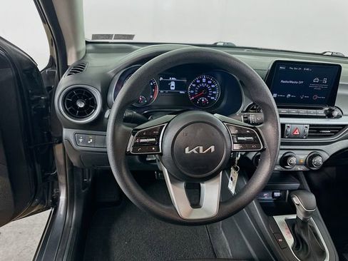 Used 2023 Kia Forte LXS w/ LXS Technology Package image 17