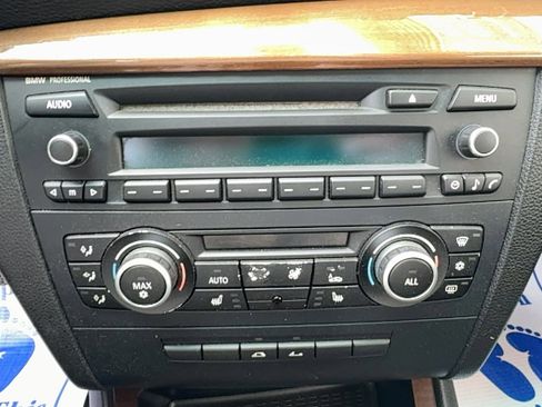 Used 2011 BMW 128i Convertible image 20