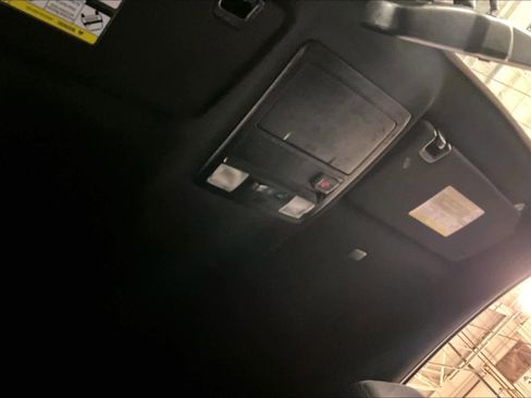 Used 2021 Toyota Tacoma TRD Sport w/ Technology Package image 11