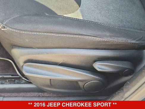 Used 2016 Jeep Cherokee Sport FWD image 16