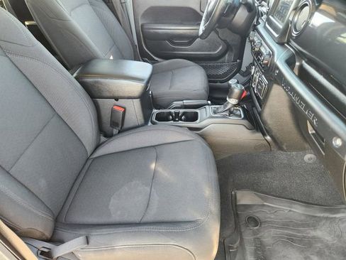 Used 2022 Jeep Wrangler Unlimited Sport image 14