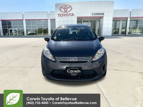 Used 2013 Ford Fiesta SE image 3