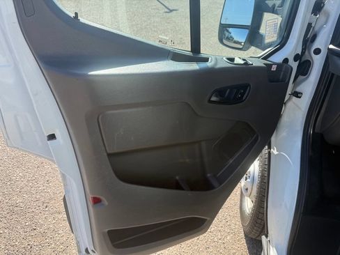 Used 2020 Ford Transit 250 Medium Roof AWD image 9