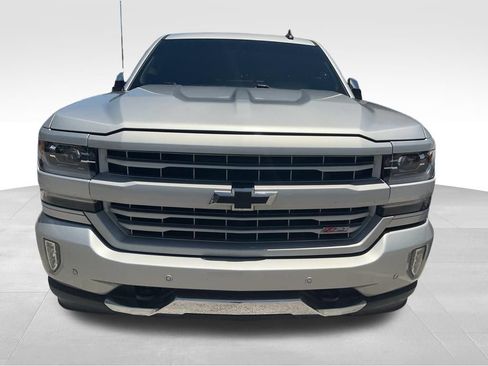 Used 2017 Chevrolet Silverado 1500 LTZ Z71 w/ LTZ Plus Package AWD/4WD image 4