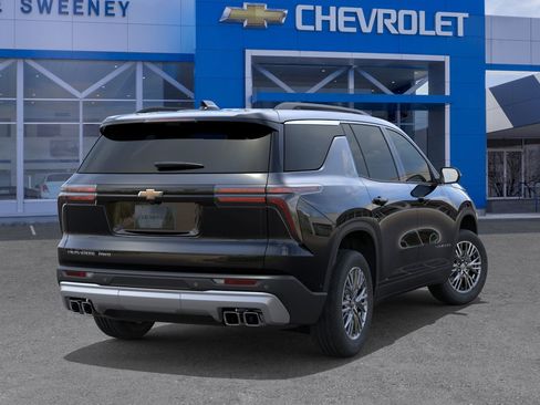 New 2026 Chevrolet Traverse LT w/ Driver Confidence Package AWD/4WD image 4