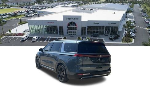 Used 2023 Kia Carnival SX Prestige FWD image 3