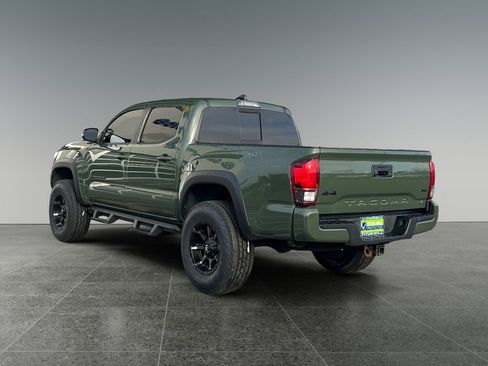 Used 2021 Toyota Tacoma image 5