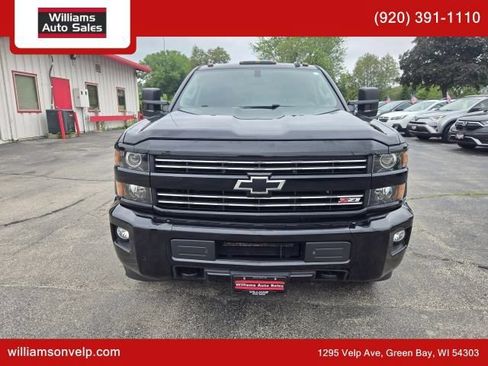 Used 2018 Chevrolet Silverado 2500 LT w/ Midnight Edition AWD/4WD image 8