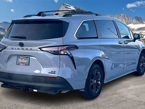 Used 2024 Toyota Sienna XLE Woodland Edition image 2