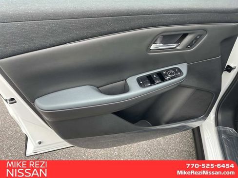 New 2026 Nissan Leaf Platinum+ w/ Cargo Package (Platinum+) image 12