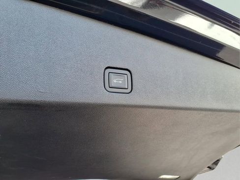 Used 2024 Cadillac XT6 Premium Luxury w/ LPO, Floor Liner Package FWD image 8