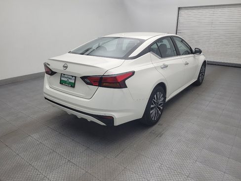 Used 2025 Nissan Altima 2.5 SV FWD image 9
