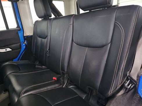 Used 2014 Jeep Wrangler Unlimited Sahara AWD/4WD image 34