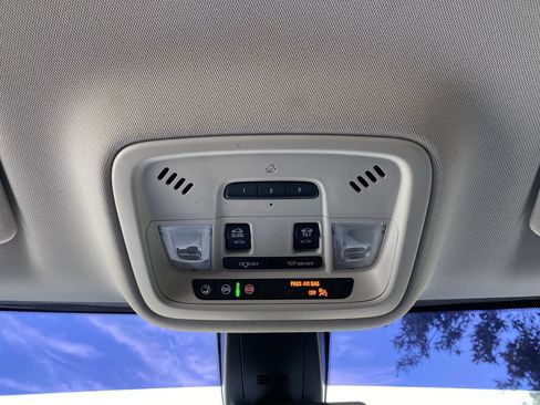Used 2020 Chevrolet Traverse Premier w/ Redline Edition FWD image 25