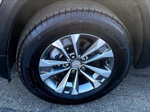 Used 2025 Chevrolet Equinox LT w/ Convenience Package II image 7