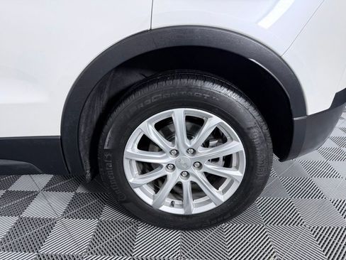 Used 2022 Cadillac XT4 Luxury w/ Driver Awareness Package image 29