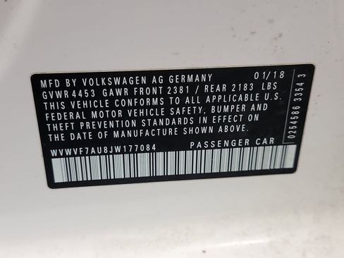 Used 2018 Volkswagen Golf R 4-Door image 32