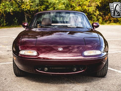 Used 1995 MAZDA MX-5 Miata M-Edition image 9