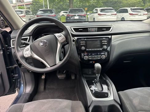 Used 2016 Nissan Rogue SV FWD image 12