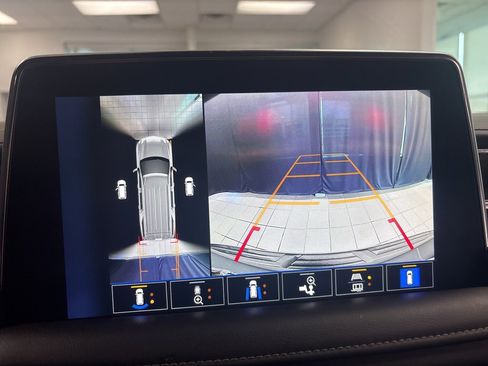 Used 2023 Chevrolet Tahoe Z71 w/ Off-Road Capability Package image 26