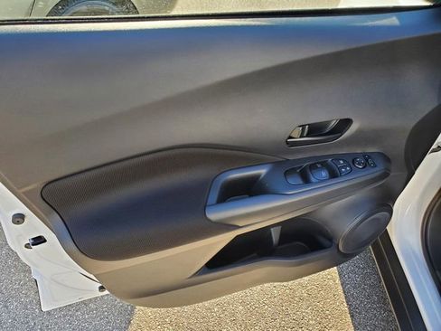 Certified 2025 Nissan Kicks Play S image 15