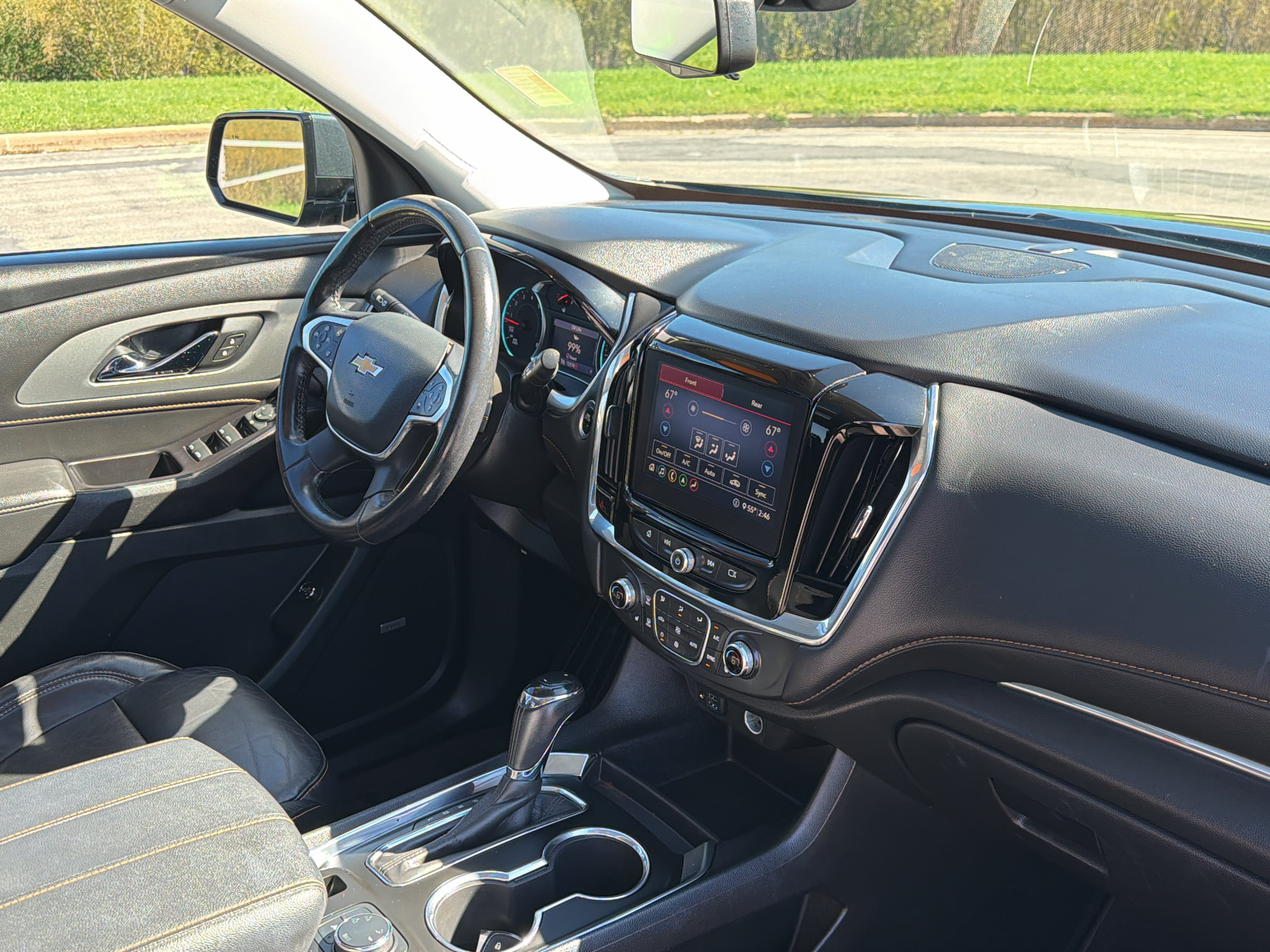 Used 2020 Chevrolet Traverse LT w/ LT Premium Package AWD/4WD image 28