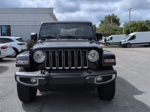 Used 2023 Jeep Gladiator Overland AWD/4WD image 2