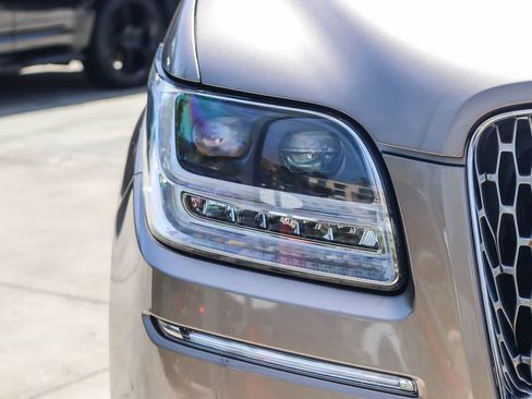 Used 2019 Lincoln Navigator L Reserve AWD/4WD image 10