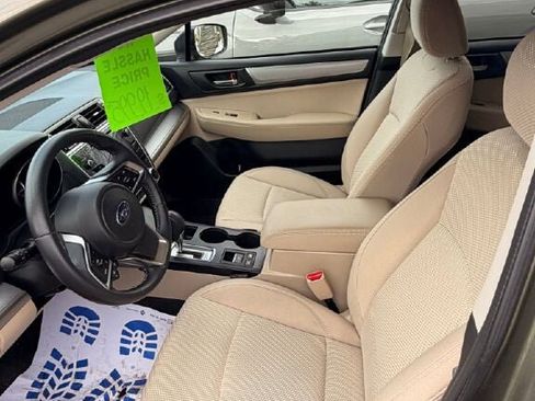 Used 2019 Subaru Outback 2.5i Premium image 9