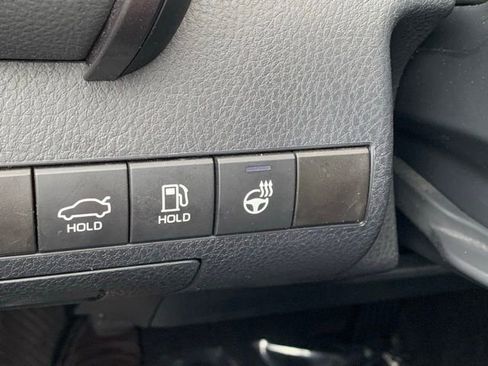 Used 2024 Toyota Camry SE image 17