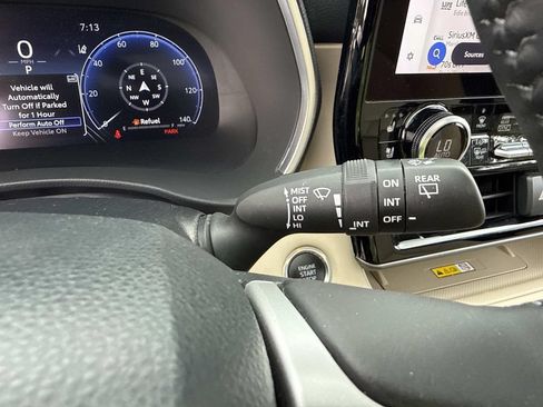 Used 2024 Toyota Highlander Limited AWD/4WD image 39
