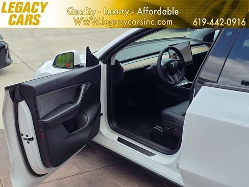 Used 2021 Tesla Model Y Long Range AWD/4WD image 42